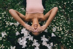 Lire la suite à propos de l’article Entreprendre quand on est introvertie : comment trouver des clients sans se mettre en avant à tout prix ?